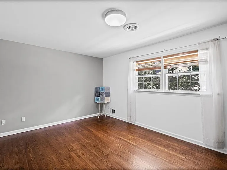 5291 Manhasset Cv — Photo 29