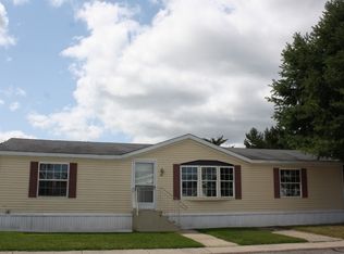 121 Pineview Dr, Flint, MI 48506