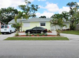 10637 Sleepy Brook Way, Boca Raton, FL 33428