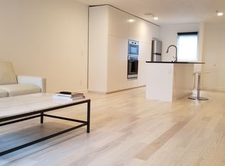1010 NW Naito Pkwy APT M12, Portland, OR 97209