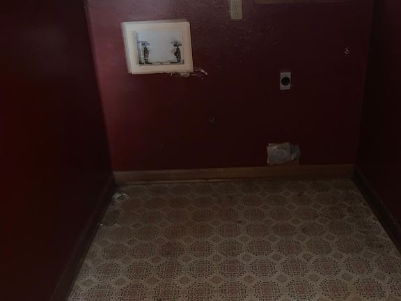 5th image of 636 Kingston Pl