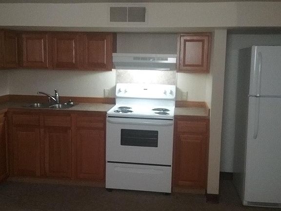 2nd image of 1303 Adams St