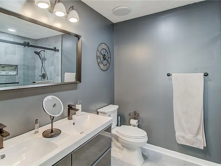 2230 Hawks Bluff Trl — Photo 17