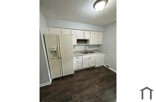 Building Photo - 1625 W 26th St #1