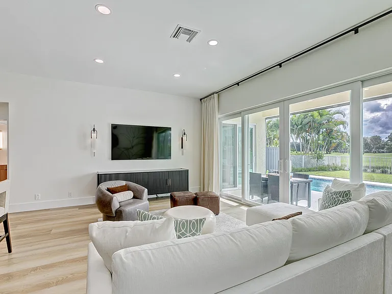605 Masters Way — Photo 16