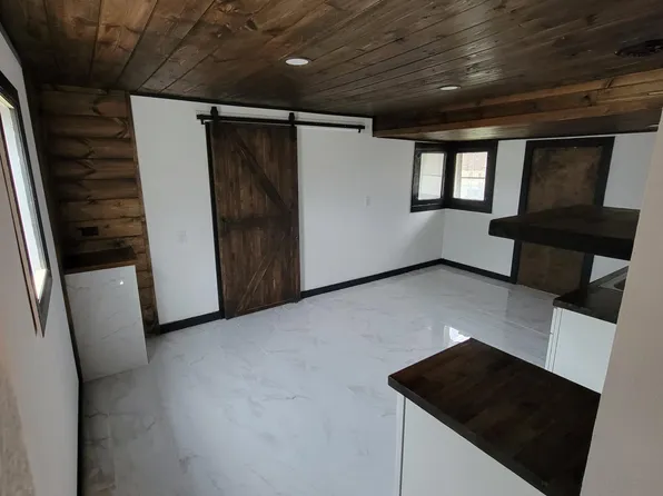 1536 N Irving Ave, Springfield, MO 65803