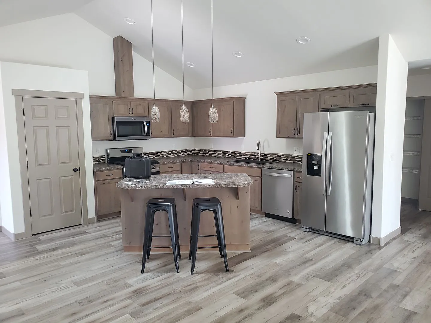1545 SW Kalama Ave — Photo 3