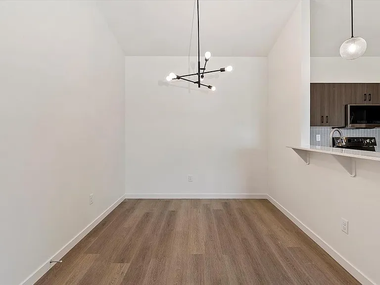 Hawk's Landing Apartments — Photo 93