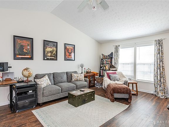 4th image of 3647 King Edward Way