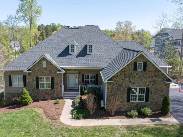 1729 Lake Forest Dr, Mineral, VA 23117