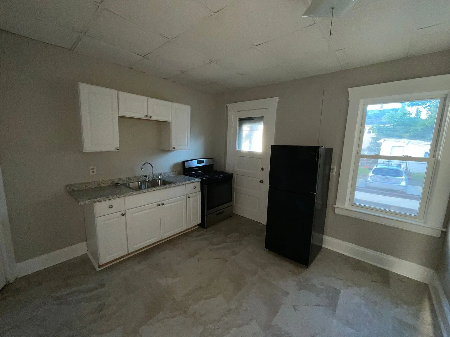 12705 Thrush Street — Photo 2