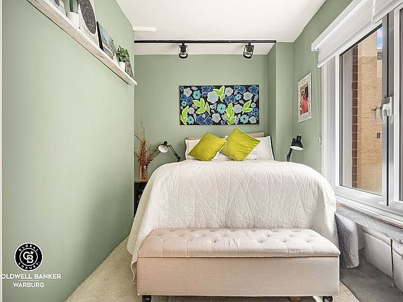 5th image of 35 E 85th St APT 7CN