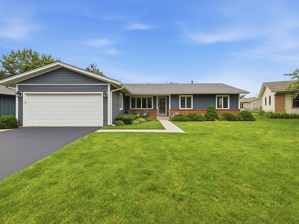 1st image of 1321 Cumberland Cir E