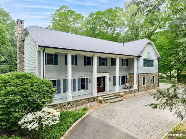 63 W Wildwood Rd, Saddle River, NJ 07458