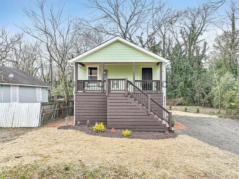 3 bed, 2.0 bath, 1000 sqft, $1,700 — Photo 2