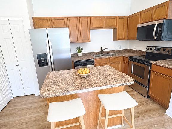 Kitchen - Digitally Staged