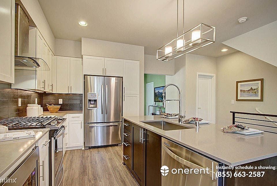 1st image of 13933 NE 15th Ct