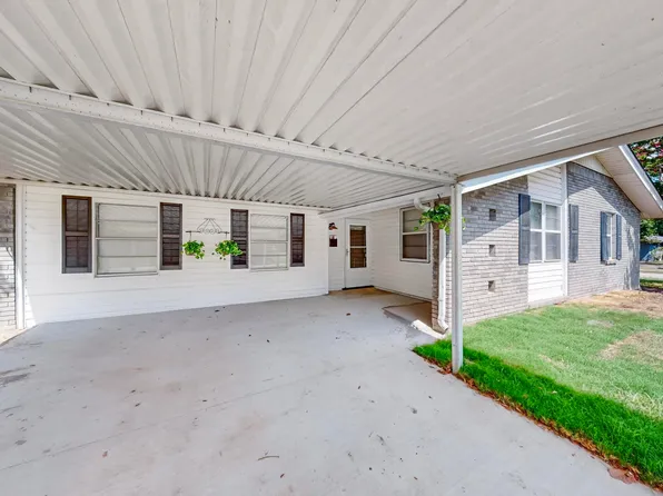 1915 Brenton St, Irving, TX 75062