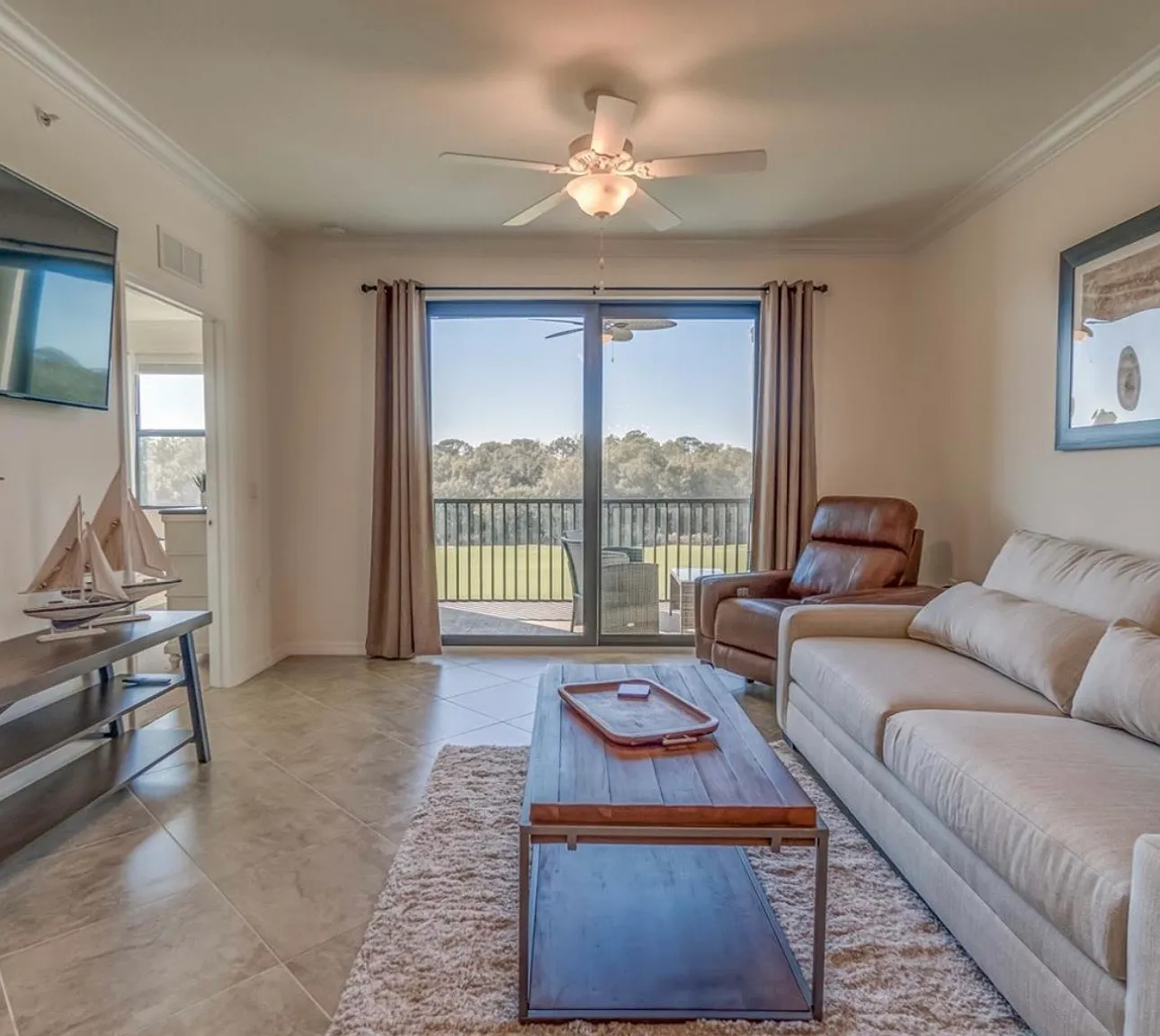 2 bed, 1121 sqft, $2,500 — Photo 3