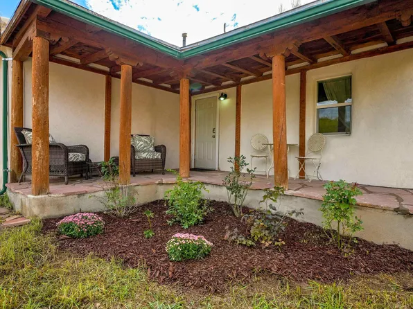 1 Juan Padilla Rd, Arroyo Seco, NM 87514