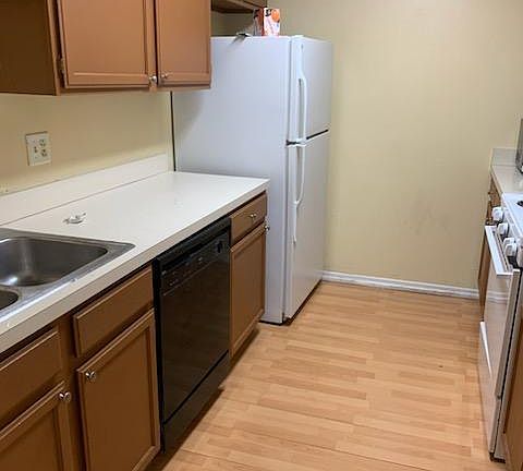 5th image of 1420 Stonebridge Cir N #4