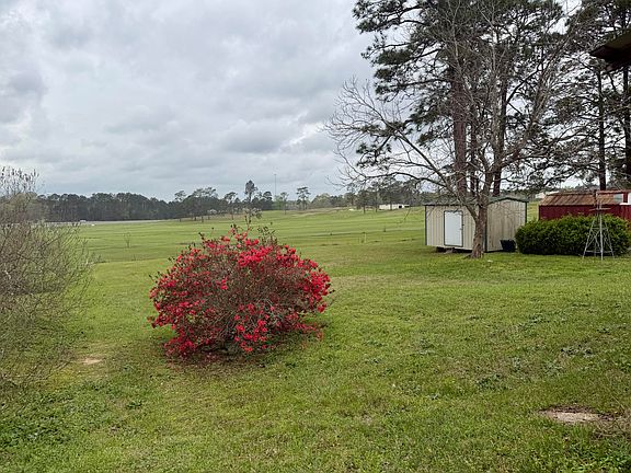 3rd image of 225 Country Club Rd