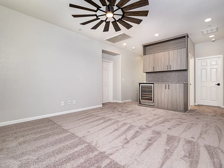 9733 Tribeca Dr — Photo 14