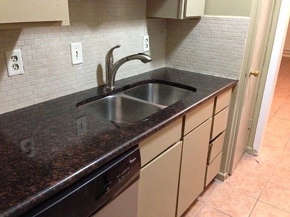 2nd image of 4317 Hartford St APT 102