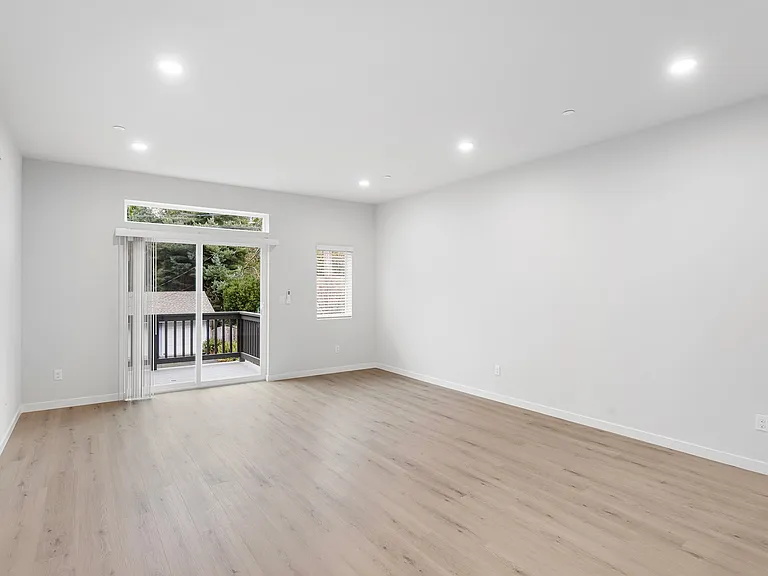 9916 18th Ave W #G — Photo 9