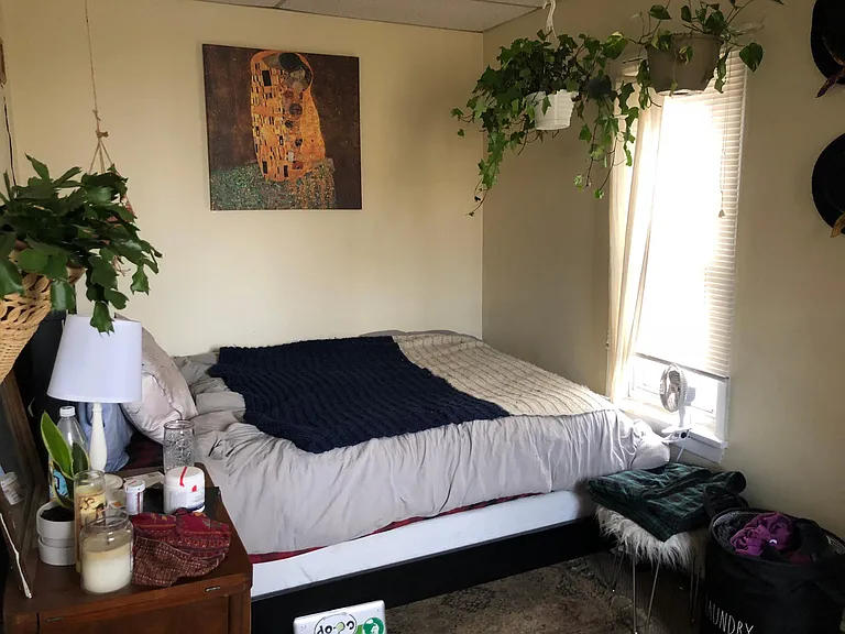 389 College St #10 — Photo 8