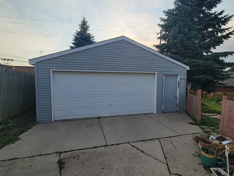 6012 44th Ave — Photo 3