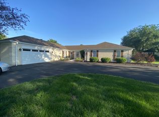 2921 E Hickory Ln, Crete, IL 60417