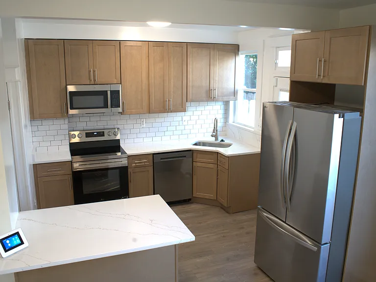 117 S Wickham Rd — Photo 41