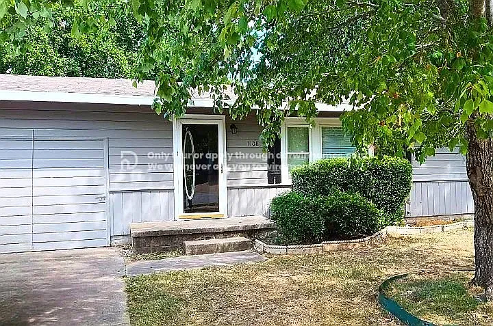 3 bed, 1.0 bath, 1375 sqft, $1,397 — Photo 2