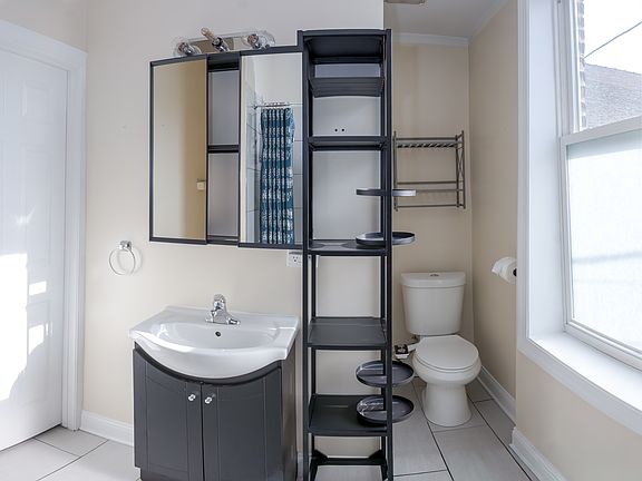 Full Bathroom, 1st Floor