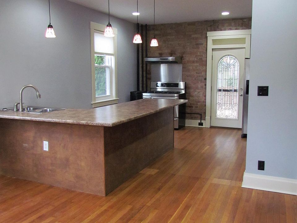 1st image of 4 Garfield Ave #1