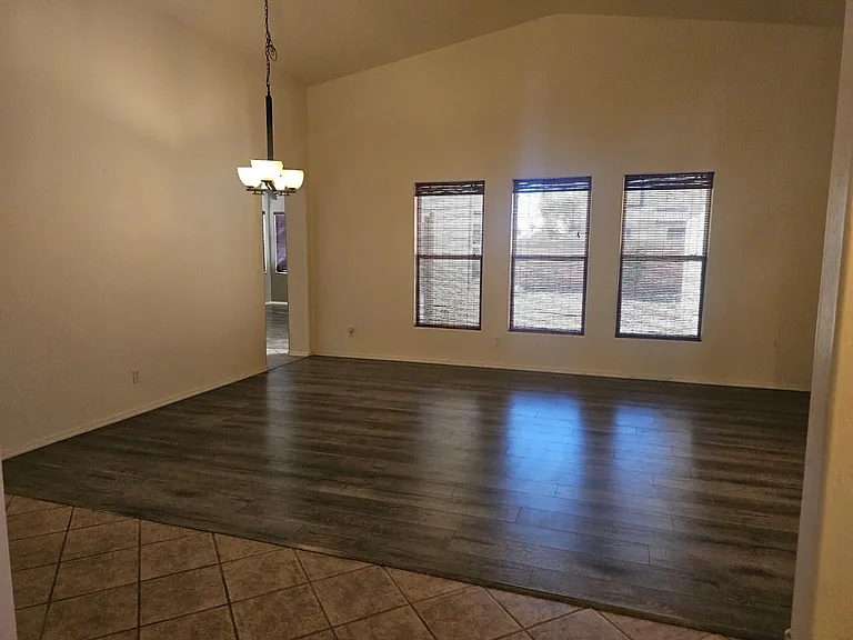 18515 W Caribbean Ln — Photo 5