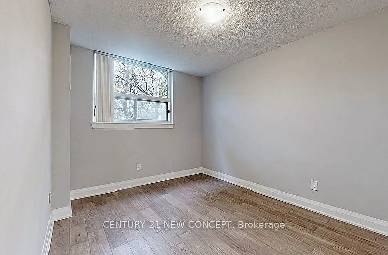 7451 Yonge St #101 — Photo 13
