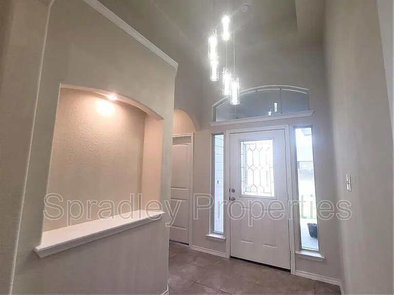 4617 Abergavenny Dr — Photo 3