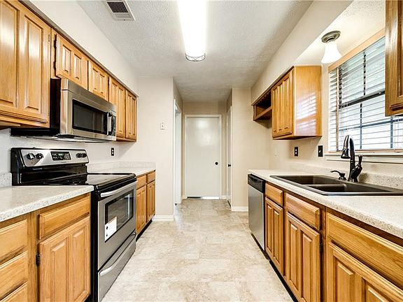 4th image of 253 Bellwood Dr