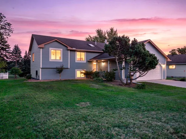 1013 Rushmore Dr, Burnsville, MN 55306