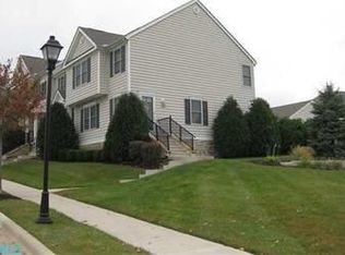 102 Autumn Ridge Dr, Pickerington, OH 43147