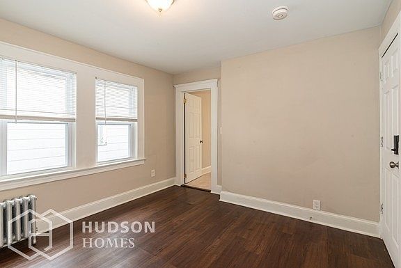 4th image of 30 Long St #2