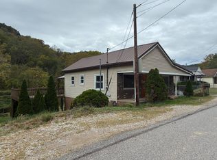 2241 Falcon Dr, Charleston, WV 25387