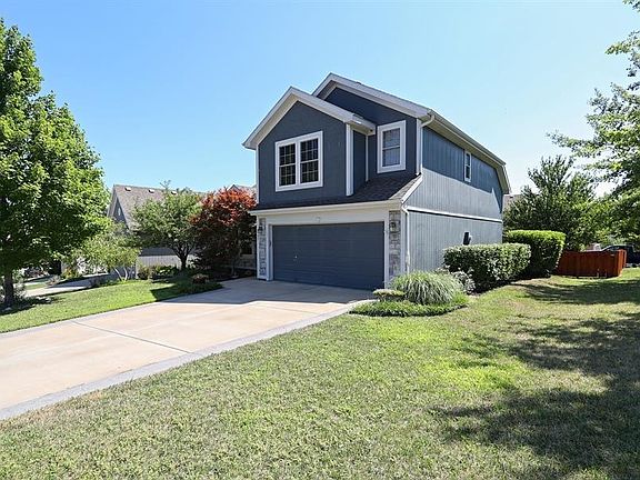 2nd image of 527 Brent Dr