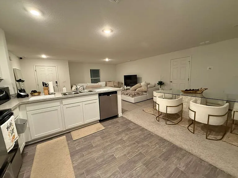 3941 SW Savona Blvd — Photo 2