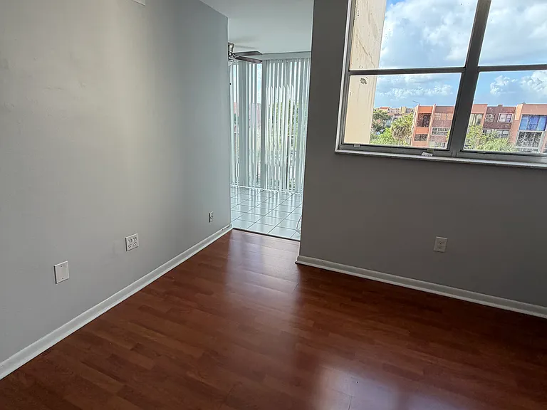 9431 SW 4th St #411 — Photo 6
