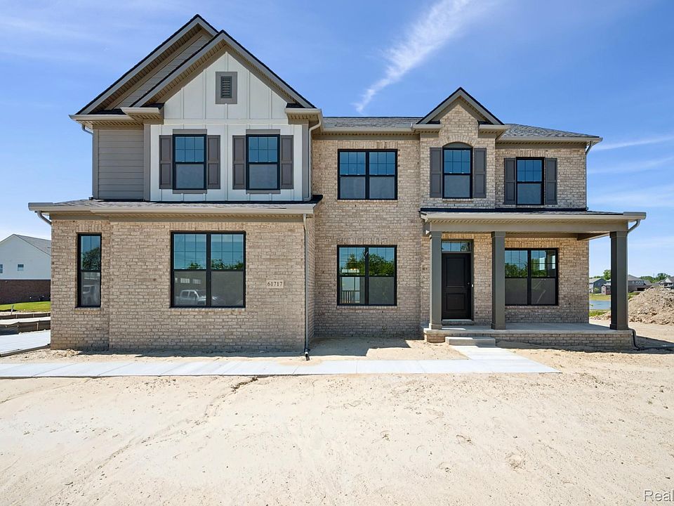 1st image of 61717 Hevel Ln