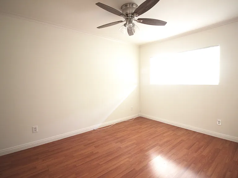 4000 Sequoia St — Photo 9