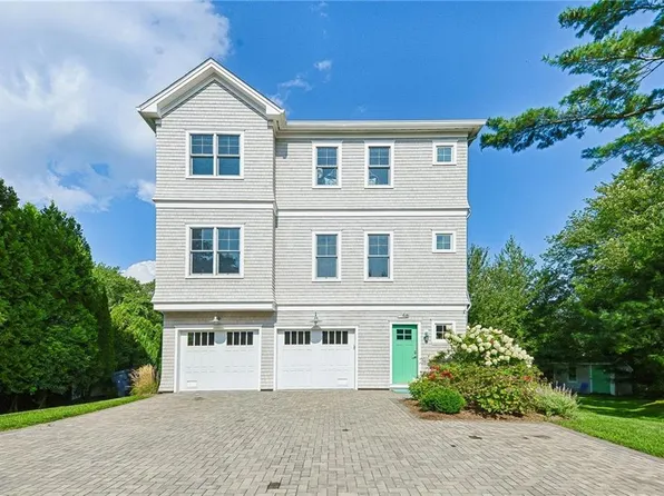 46 Ottawa Trl, Narragansett, RI 02882